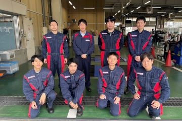 ダイハツ三条 メカニック集合写真
